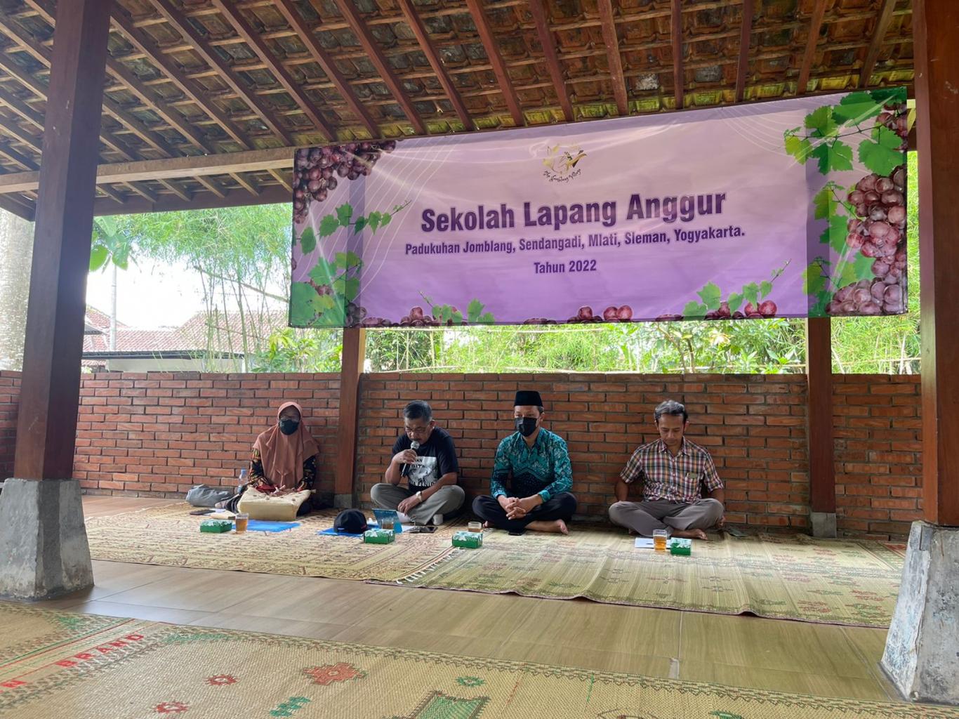 gambar_KALURAHAN SENDANGADI MENGADAKAN SEKOLAH LAPANG BUDI DAYA ANGGUR