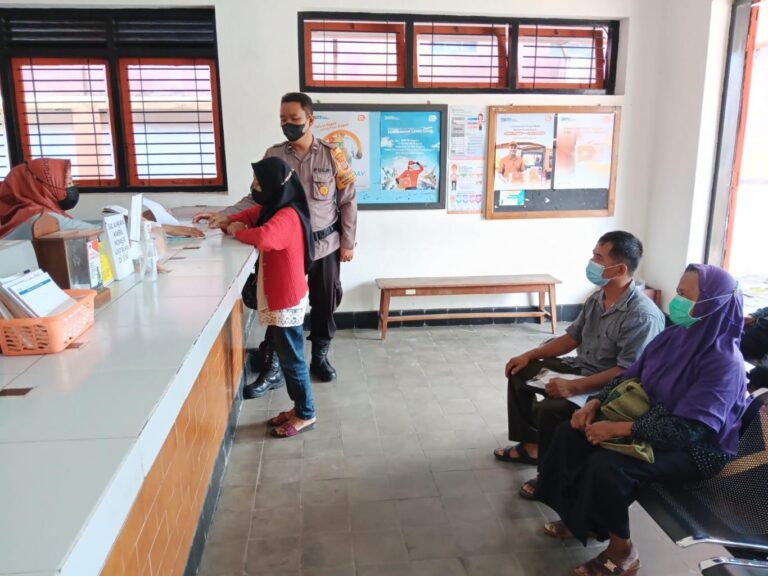 gambar_PENYALURAN BLT KEMENSOS SE KAPANEWON MLATI DI SENDANGADI