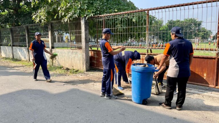 gambar_KERJA BAKTI PAMONG KALURAHAN JELANG HUT KABUPATEN SLEMAN KE-108